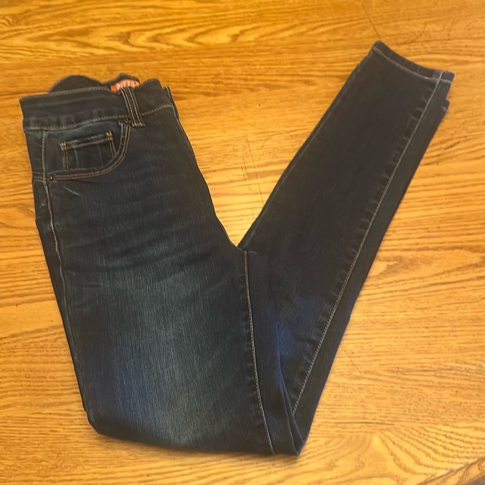 Jeans blue Waist 26 length 27 1/2  butt flattering ladies skinny
